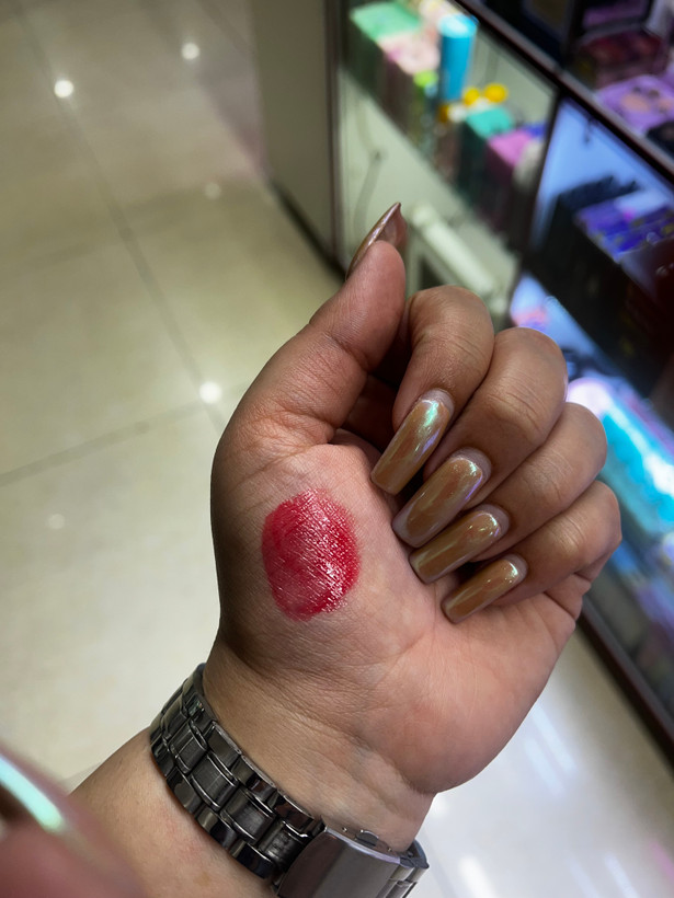 رژگونه مایع طرح شیگلم